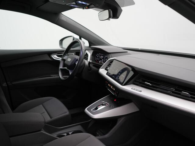 Audi Q4 e-tron 50 quattro Advanced edition 77 kWh 300pk Dealer O.H. | Apple Carplay | Voorstoelen Verwarmd | Navigatie Plus | 19"L.M | LED | Cruise Control | DAB | Virtual |