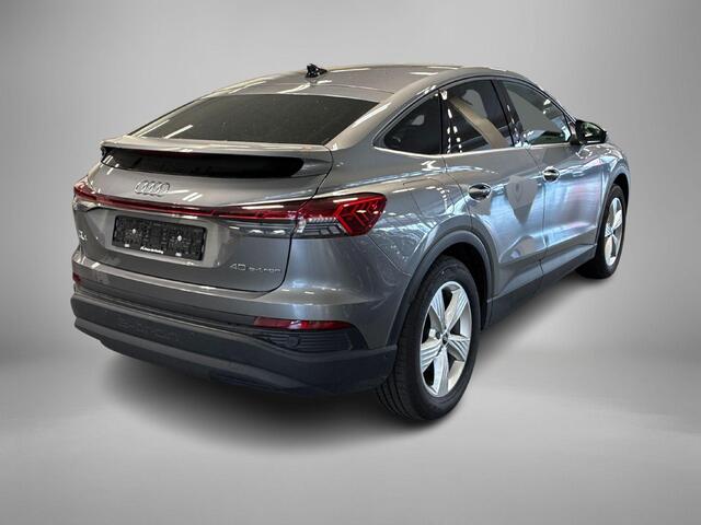 Audi Q4 e-tron 40 Edition 77 kWh 204pk · SOH 96% · Camera · Keyless · Head-Up Display · ACC · Sportstoelen · Apple/Android Car Play · Elek. Achterklep ·