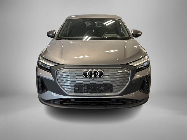 Audi Q4 e-tron 40 Edition 77 kWh 204pk · SOH 96% · Camera · Keyless · Head-Up Display · ACC · Sportstoelen · Apple/Android Car Play · Elek. Achterklep ·