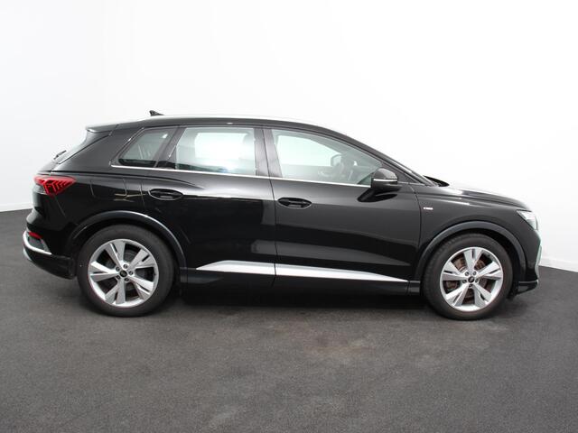 Audi Q4 e-tron 45 Advanced edition 82 kWh Climate control Adaptieve cruise control Parkeersensoren Keyless Verwarmde voorstoelen Lane assist LED Dodehoek assistent Navigatie Apple Carplay/ Android Auto