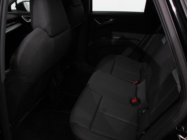 Audi Q4 e-tron 45 Advanced edition 82 kWh Climate control Adaptieve cruise control Parkeersensoren Keyless Verwarmde voorstoelen Lane assist LED Dodehoek assistent Navigatie Apple Carplay/ Android Auto
