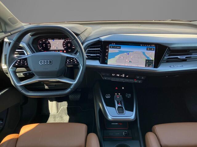 Audi Q4 e-tron 40 Advanced edition 204pk 77 kWh · Leder · Trekhaak · Camera + Parkeersensoren · Apple/Android Car Play · Stoelverwarming ·