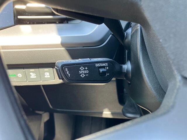 Audi Q4 e-tron 40 Advanced edition 204pk 77 kWh · Leder · Trekhaak · Camera + Parkeersensoren · Apple/Android Car Play · Stoelverwarming ·