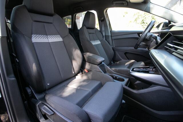 Audi Q4 e-tron 40 Advanced edition 77 kWh | Sportstoelen | 19" LMV | Adapt Cruise | Camera |