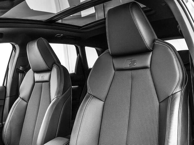 Audi Q4 e-tron 40 S edition 77 kWh · SOH 97,4% · Panoramadak · Camera · Head-Up Display · Stoelverwarming · Apple/Android Car Play · Adaptive Cruise Control · 20"Velgen ·