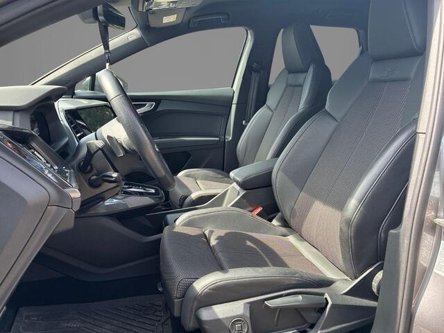 Audi Q4 e-tron 45 Quattro S Edition 77 kWh 265pk · SOH 90,8% · Camera · Head-Up Display · Warmtepomp · ACC · Elek. Achterklep · Apple/Android Car Play ·