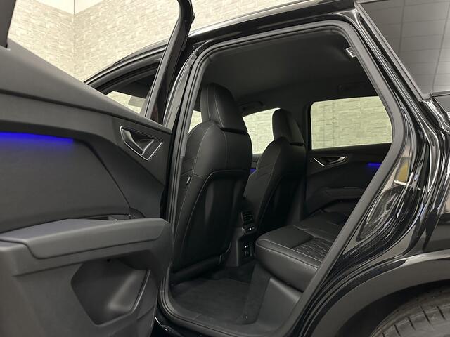 Audi Q4 e-tron 40 77 kWh S-Line #RS-Leder | Black-Edition | ACC | Sfeerverlichting | Virtual-Cockpit | Stoelverwarming | 3-Zone Clima | Virtual-Cockpit | Camera | LED | Getint Glas | Carplay | Autom. Parkeren |