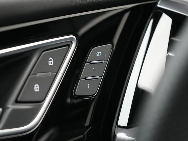 Audi Q4 e-tron 50 Quattro Edition One 2x S Line 77 kWh 300pk Dealer O.H. | Panodak | Head Up | Adaptive Cruise | Matrix LED | Camera | Lederen Sportstoelen Memory & Verwarmd | Keyless | Apple Carplay | Blis | DAB | 21"L.M |