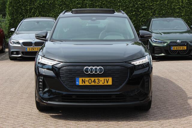 Audi Q4 e-tron 40 Launch edition Advanced Plus 77 kWh / SOH 92,9 % / Panoramadak / Camera / Warmtepomp / CarPlay / 20'' / Stoelverwarming / DAB / ACC