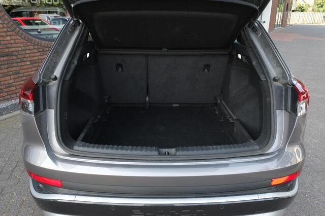 Audi Q4 e-tron 45 e-tron quattro S-line trekhaak, panorama