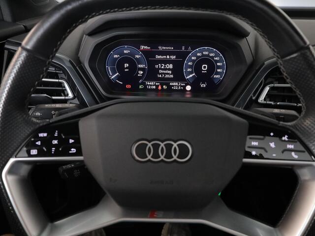 Audi Q4 e-tron 40 S edition 77 kWh 204 pk | Navigatie | Panoramadak | Parkeersensoren (Park assist) | Achteruitrijcamera | Autom. airco (3 zones) | Keyless | S-Line |