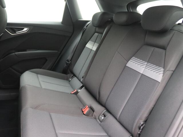 Audi Q4 e-tron 35 Advanced edition 55 kWh 89,42%, Matrix Led Verlichting, Sonos Audio, Achteruitrijcamera, Adaptieve Cruise Controle, Stoelverwarming, Navi, 19" LM Velgen