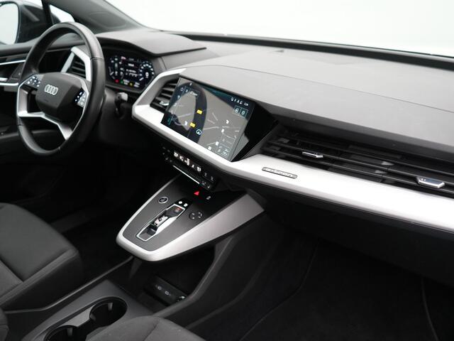 Audi Q4 e-tron 40 Edition 77 kWh 204pk Dealer O.H | Adaptive Cruise | Camera | Sportstoelen Verwarmd | BLIS | Keyless | Virtual | Navigatie | DAB | 19"L.M |