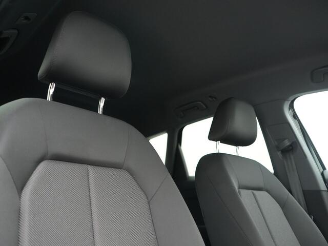 Audi Q4 e-tron 40 Edition 77 kWh 204pk Dealer O.H | Adaptive Cruise | Camera | Sportstoelen Verwarmd | BLIS | Keyless | Virtual | Navigatie | DAB | 19"L.M |