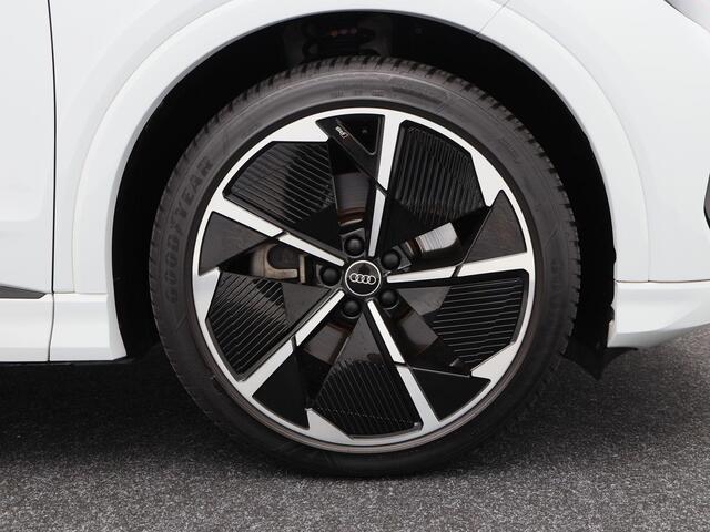 Audi Q4 e-tron 40 Launch edition S Competition 77 kWh 204 Pk | Stoelverwarming | Panorama dak | Adaptive Cruise | Matrix LED | Camera | CarPlay | 21 inch | 93.167 Km !!