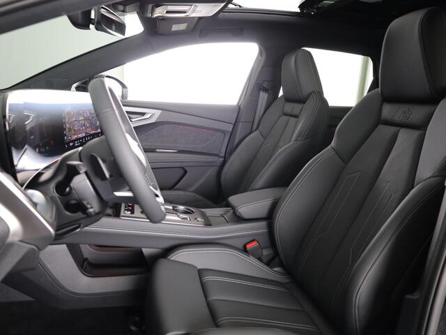 Audi Q4 e-tron S edition 82 kWh 286 pk | Glazen panoramadak | Techniekpakket plus | Trekhaak | S line leder zwart |