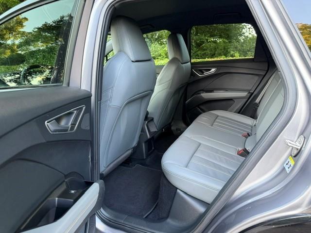 Audi Q4 e-tron 40 Launch Edition S Competition 77kWh/Trekhaak/Camera/Fabrieksgarantie
