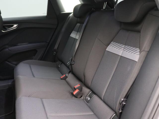 Audi Q4 e-tron 35 Launch edition Advanced Plus 55 kWh 170PK Aut. SOH 93%, Panoramadak, Trekhaak, Warmtepomp, 20" LM Velgen, Navi, Achteruitrijcamera, Elektr. Achterklep