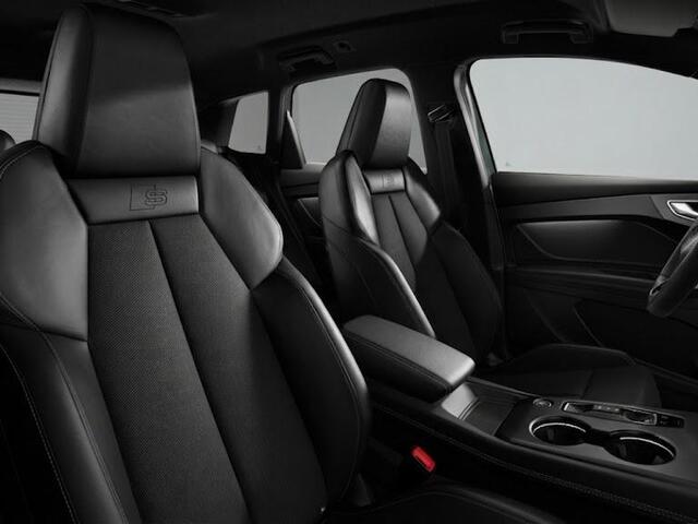 Audi Q4 e-tron S edition 82 kWh 286 pk | MMI navigatie pro | MMI bijrijdersdisplay | Techniekpakket plus | Optiekpakket zwart-glanzend |