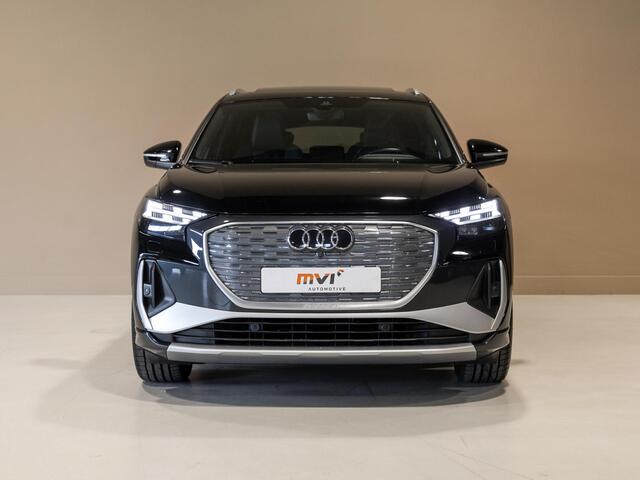 Audi Q4 e-tron 40 Launch edition S Competition 77 kWh 204pk / SoH 92,1 / Panorama dak / Sonos / Dodehoekdetectie / Trekhaak / Stoelverwarming / Apple carplay /