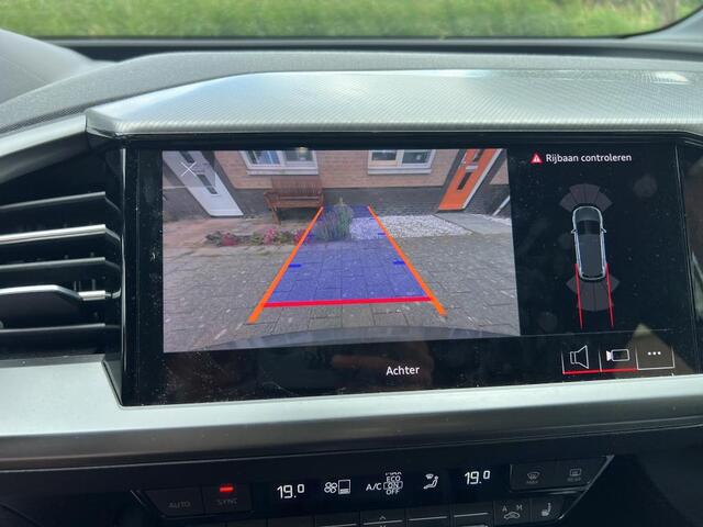 Audi Q4 e-tron 40 Launch edition Advanced Plus 77 kWh / SOH 93%/ AUTOMAAT/ LEER/ WARMTEPOMP/ CRUISE/ PARK.SENSOREN V+A/ CAMERA/ SMARTPHONE INTERFACE/ STOELVERWARMING/ DIGITAL DASH/ NAVI/ CLIMA/ 21'' LMV