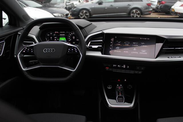 Audi Q4 e-tron 40 Advanced edition 77 kWh / Trekhaak / Camera / Head-up / CarPlay / Matrix LED / 19'' / Warmtepomp / Dodehoek / DAB / ACC