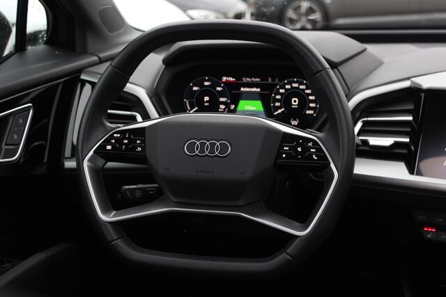 Audi Q4 e-tron 40 Advanced edition 77 kWh / Trekhaak / Camera / Head-up / CarPlay / Matrix LED / 19'' / Warmtepomp / Dodehoek / DAB / ACC