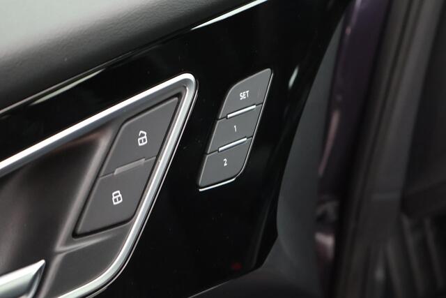 Audi Q4 e-tron 40 204pk S edition 77 kWh SOH 94% RS Zetels Memory Trekhaak Camera Panoramadak HUD Camera Sonos Keyless Navigatie