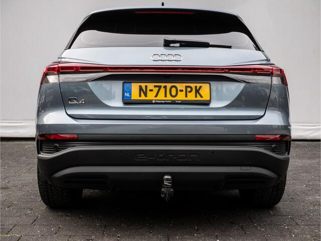 Audi Q4 e-tron 35 Launch edition 55 kWh SOH 91% Trekhaak/ Stoelverwarming/ Camera/ 20" Lmv/ Navigatie Apps/ Carplay/ Cruise control/ Full led