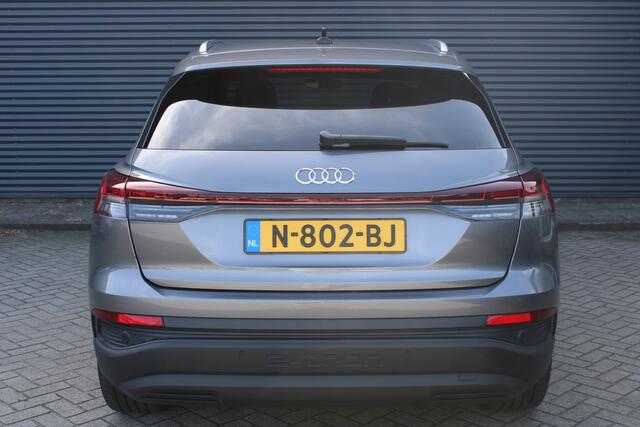 Audi Q4 e-tron 40 Launch edition 77 kWh Vol-Leder CarPlay 21 Inch Stoelverwarming