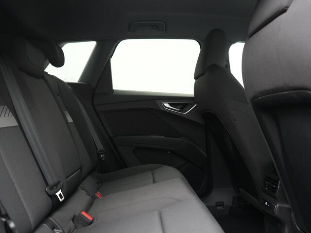 Audi Q4 e-tron 40 Advanced edition 77 kWh 204pk Dealer O.H | Trekhaak Af Fabriek | Adaptive Cruise | Camera | Sportstoelen | Stuur Verwarmd | Navigatie | DAB | Virtual Cockpit | 19"L.M |