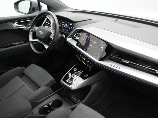 Audi Q4 e-tron 40 Advanced edition 77 kWh 204pk Dealer O.H | SOH 96.6% | Panodak | Adaptive Cruise | Matrix LED | Camera | Sportstoelen Verwarmd | Blis | Sfeerverlichting | Apple Carplay | DAB | Navigatie | 20"L.M