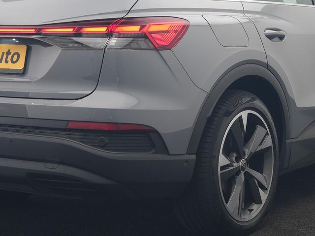 Audi Q4 e-tron 40 Advanced edition 77 kWh 204pk Dealer O.H | SOH 96.6% | Panodak | Adaptive Cruise | Matrix LED | Camera | Sportstoelen Verwarmd | Blis | Sfeerverlichting | Apple Carplay | DAB | Navigatie | 20"L.M