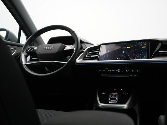 Audi Q4 e-tron 40 Advanced edition 77 kWh 204pk Dealer O.H | SOH 96.6% | Panodak | Adaptive Cruise | Matrix LED | Camera | Sportstoelen Verwarmd | Blis | Sfeerverlichting | Apple Carplay | DAB | Navigatie | 20"L.M