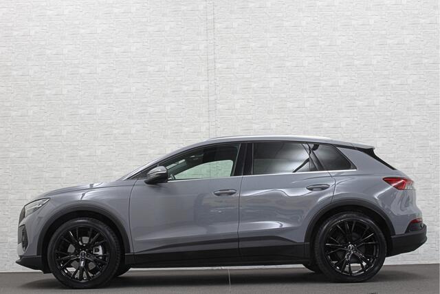 Audi Q4 e-tron 40 204pk 77 kWh | #RS-Leder | 96,7% SOH | 5x Q4 OP VOORRAAD! | ACC | Matrix-LED | Sfeerverlichting | 3 Zone Clima | Carplay | Getint Glas | Zwarte Hemelbekleding | Kieselgrau | Btw auto, 27150,= ex. | Bovag garantie. 4x Q4 op voorraad!