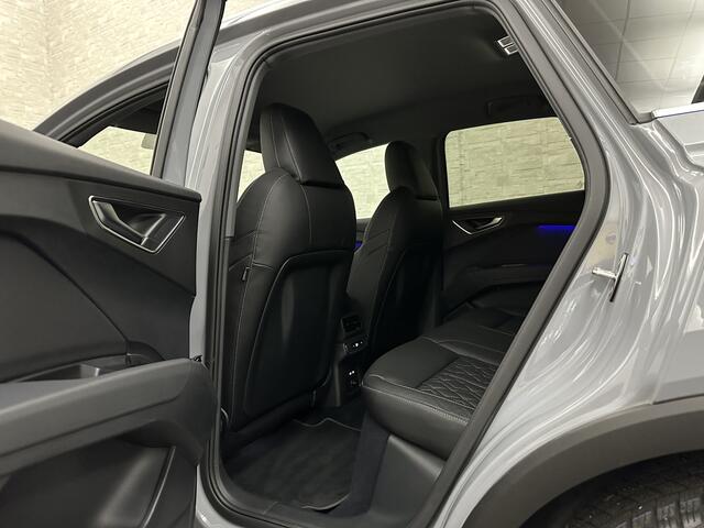 Audi Q4 e-tron 40 204pk 77 kWh | #RS-Leder | 96,7% SOH | 5x Q4 OP VOORRAAD! | ACC | Matrix-LED | Sfeerverlichting | 3 Zone Clima | Carplay | Getint Glas | Zwarte Hemelbekleding | Kieselgrau | Btw auto, 27150,= ex. | Bovag garantie. 4x Q4 op voorraad!