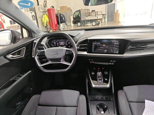 Audi Q4 e-tron 40 Launch edition Advanced 77 kWh / SOH 95%/ AUTOMAAT/ WARMTEPOMP/ PARK.SENSOREN V+A/ CAMERA/ CRUISE/ STOELVERWARM./ KEYLESS/ DIGITAL DASH/ NAVI/ CLIMA