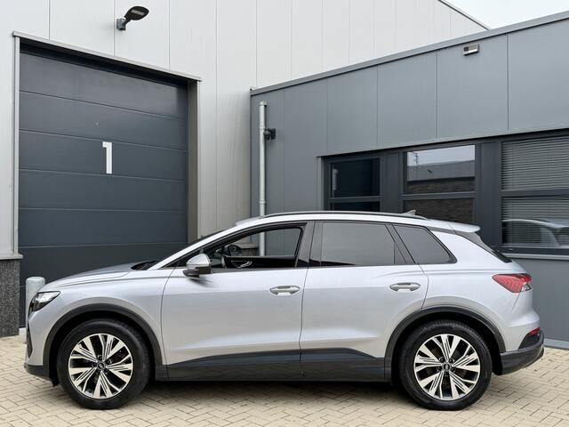 Audi Q4 e-tron 40 Advanced edition 77 kWh *Florettsilber* Navigatie / Stoelverarming / Cruise Control / LED / PDC / 19"LMV / FASE 3