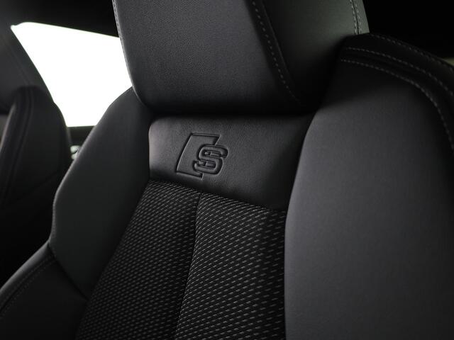 Audi Q4 e-tron 45 S edition Competition e-tron 82 kWh 286 pk | Navigatie | Stoelverwarming | Assistentiepakket plus | Comfortpakket | Ambient lichtpakket | Optiekpakket zwart plus | 20 inch Lichtmetalen velgen – foto 8