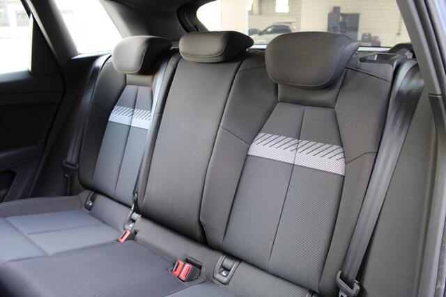 Audi Q4 e-tron 40 77 kWh | SOH 96,5 % | Warmtepomp | Matrix LED | HUD | Trekhaak