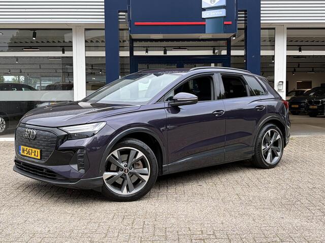 Audi Q4 e-tron 40 Launch edition Advanced 77 kWh / NL-Auto / Vol-Leder / Grote-Accu / Warmtepomp / Elektr.-Stoelen met Geheugen / Stoelverwarming / Matrix-LED / Standkachel / Trekhaak / Apple-Carplay & Android-Auto / Cruise-Control / Climate-Control / Elektr.-Achterklep / DAB Radio-Bluetooth / Navi / PDC / BTW-Auto / Camera-Achter / 20'' LMV / ENZ.