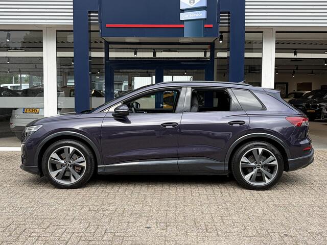 Audi Q4 e-tron 40 Launch edition Advanced 77 kWh / NL-Auto / Vol-Leder / Grote-Accu / Warmtepomp / Elektr.-Stoelen met Geheugen / Stoelverwarming / Matrix-LED / Standkachel / Trekhaak / Apple-Carplay & Android-Auto / Cruise-Control / Climate-Control / Elektr.-Achterklep / DAB Radio-Bluetooth / Navi / PDC / BTW-Auto / Camera-Achter / 20'' LMV / ENZ.