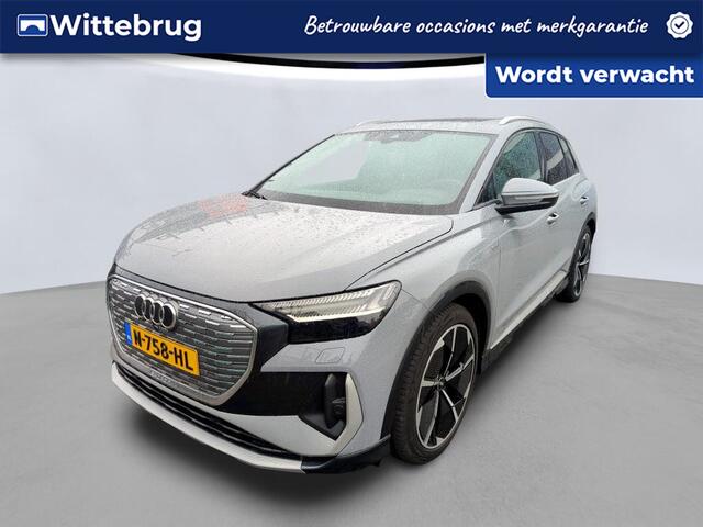 Audi Q4 e-tron 50 quattro 300pk S Edition 77 kWh / Zwart Leder / S-Line / Panoramadak / Navigatie / 21"LM Velgen / Camera / LED verlichting trans