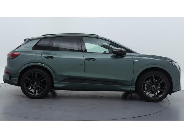 Audi Q4 e-tron S Edition Quattro performance 82 kWh 340Pk / HUD / Sonos / Panodak