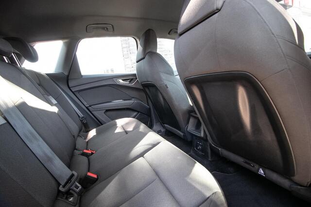 Audi Q4 e-tron 40 Launch edition Advanced 77 kWh | Soh 93,7% | Carplay | Keyless | Navigatie | Pdc |