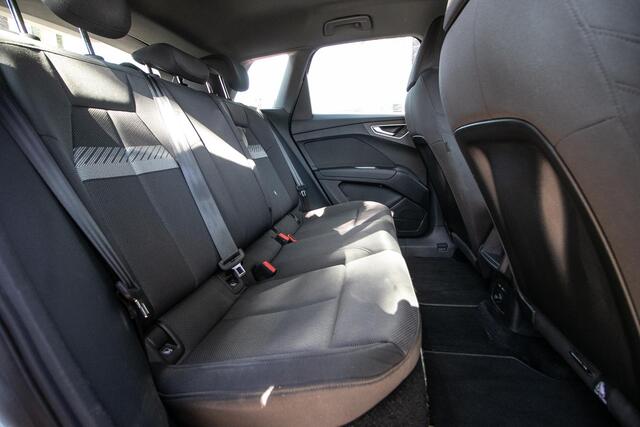 Audi Q4 e-tron 40 Launch edition Advanced 77 kWh | Soh 93,7% | Carplay | Keyless | Navigatie | Pdc |