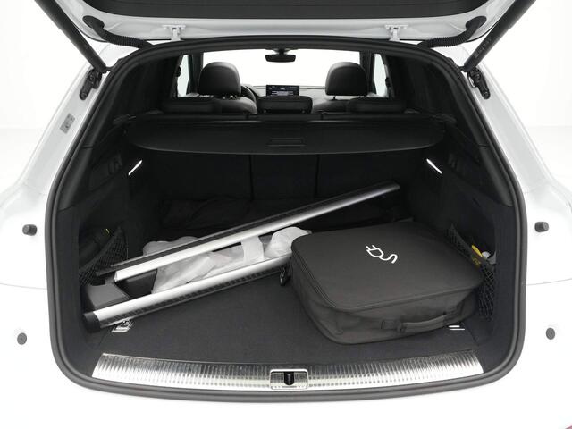 Audi Q5 50 TFSI e S-Line edition Panorama Alcantara Stoelverwarming Acc