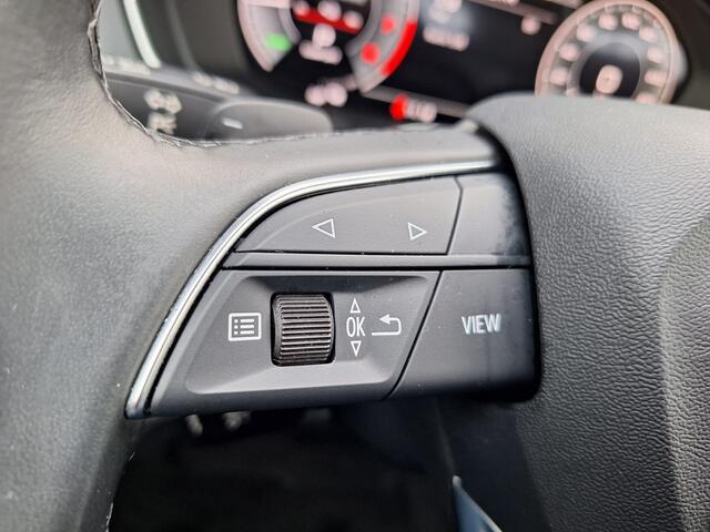 Audi Q5 50 TFSI e quattro S-Tronic Facelift Plug In Hybrid PHEV | Carplay | Trekhaak af Fabriek | Head Up Adaptive Cruise| 360 Camera | Electrische Sportstoelen Verwarmd |