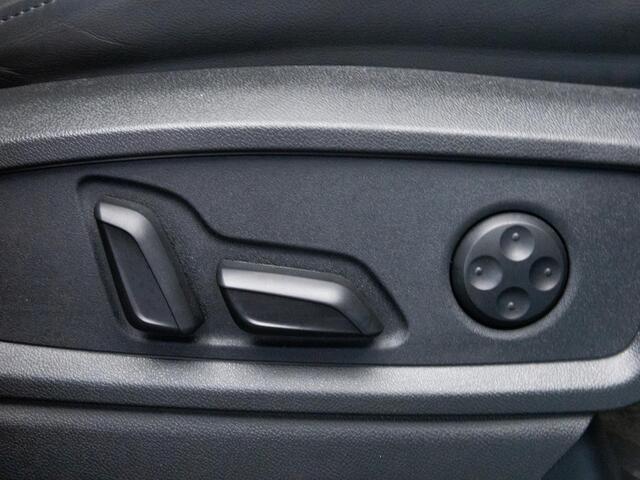 Audi Q5 S-Line 55 TFSI e 367 PK | Matrix LED | Panoramadak | Trekhaak | Keyless | Achteruitrijcamera |