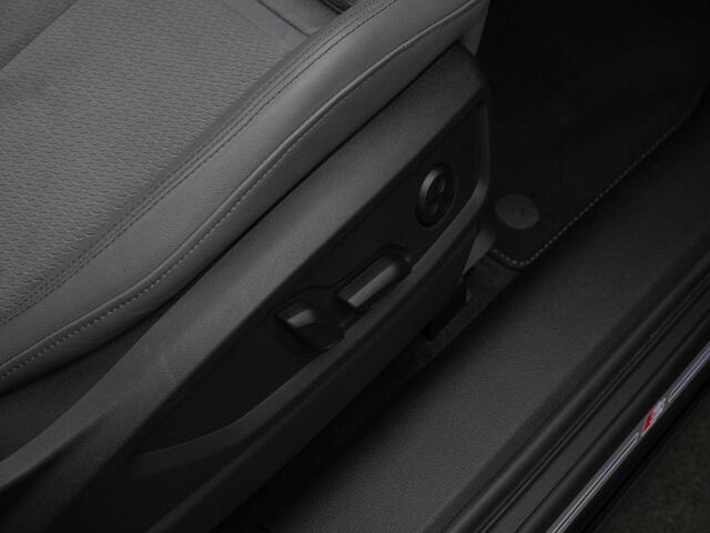 Audi Q5 55 TFSI e 367 pk S-tronic S edition | Panoramadak | Luchtvering | Matrix LED | Geheugenstoel | Leder/alcantara | Achteruitrijcamera
